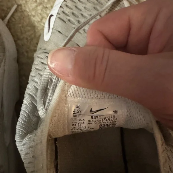 Nike Women's Air 270 White and Brown Sneakers - Picture 9 of 9